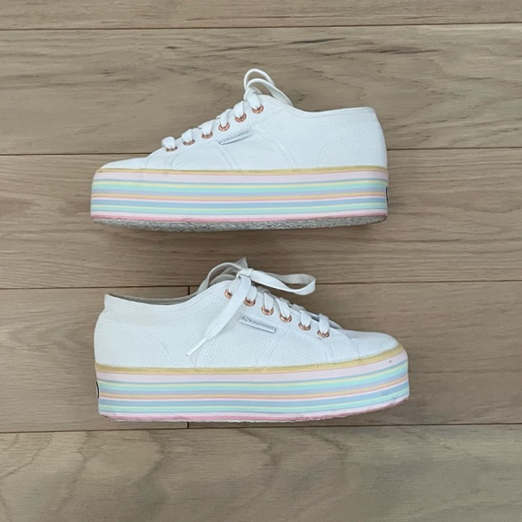 So much fun stuff ❤️❤️❤️ - Picture 7 of 16